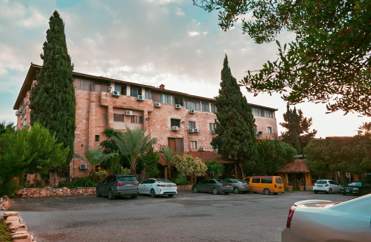 Al Joude Hotel Irbid Bagian luar foto